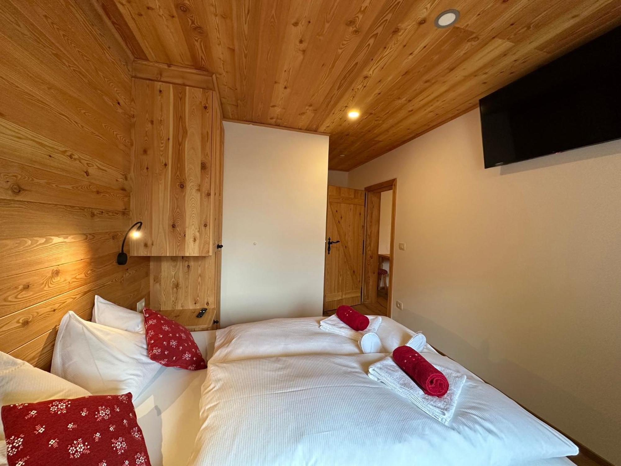 Hotel Surc Kranjska Gora Extérieur photo