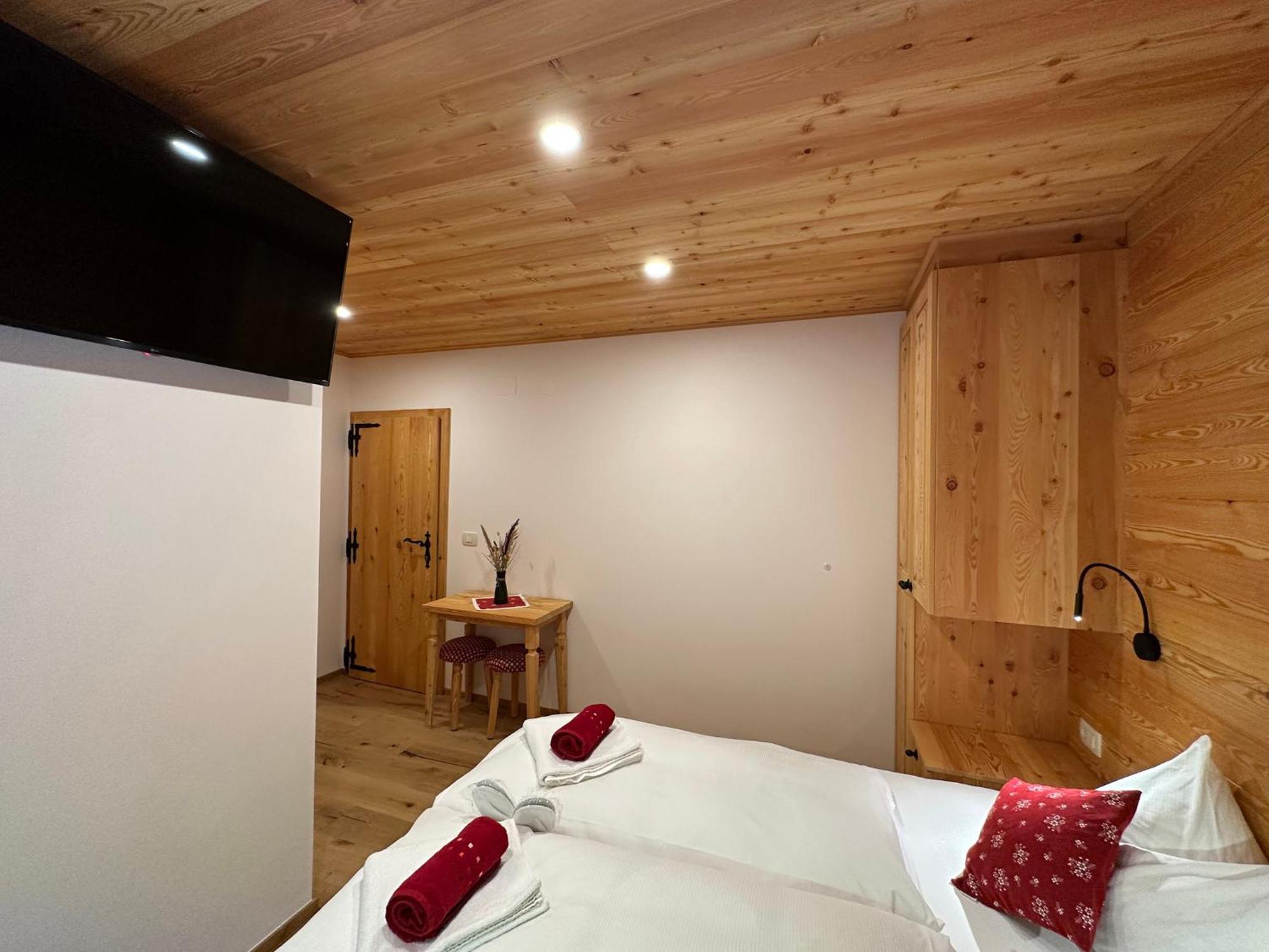Hotel Surc Kranjska Gora Extérieur photo