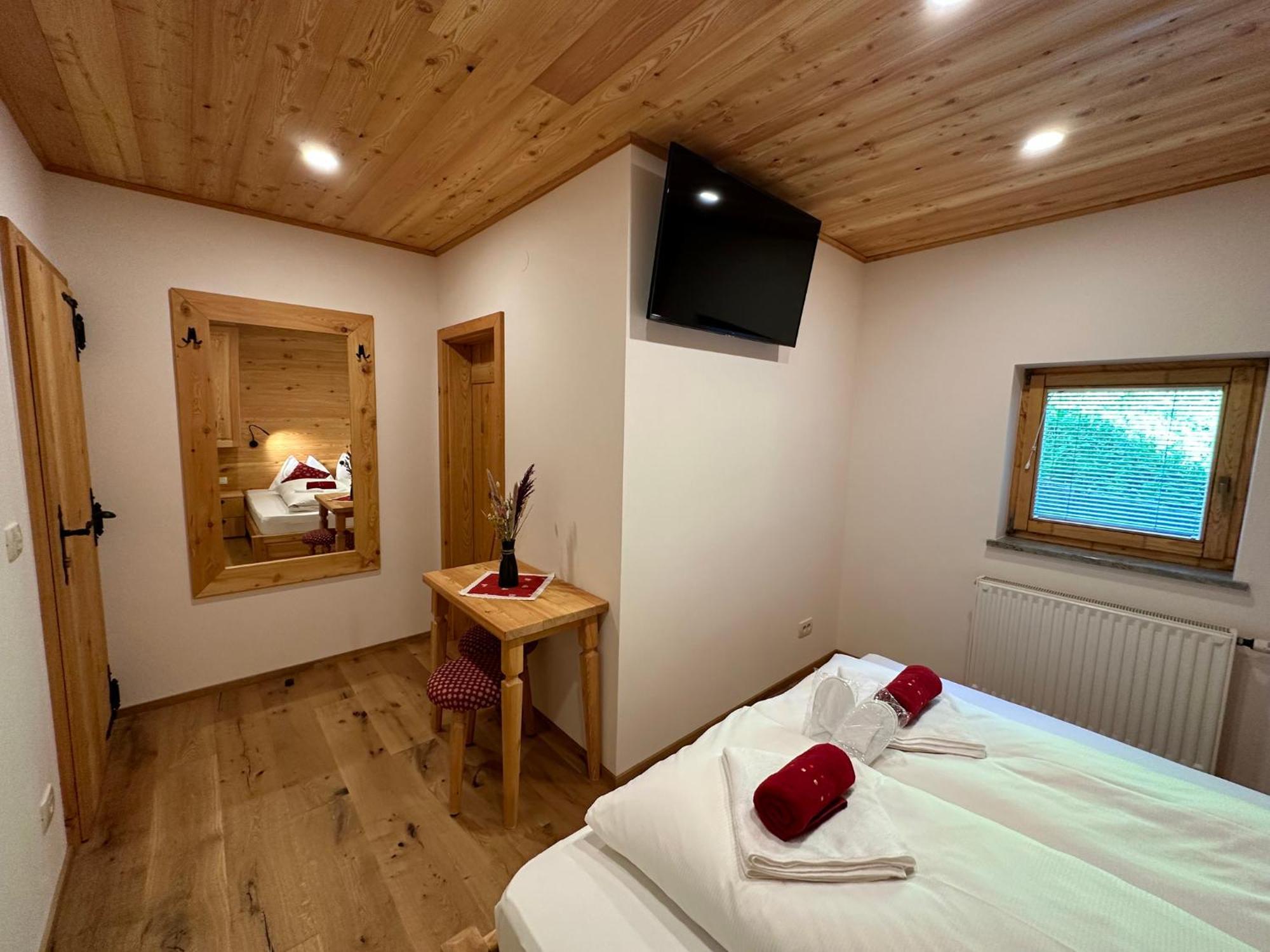Hotel Surc Kranjska Gora Extérieur photo