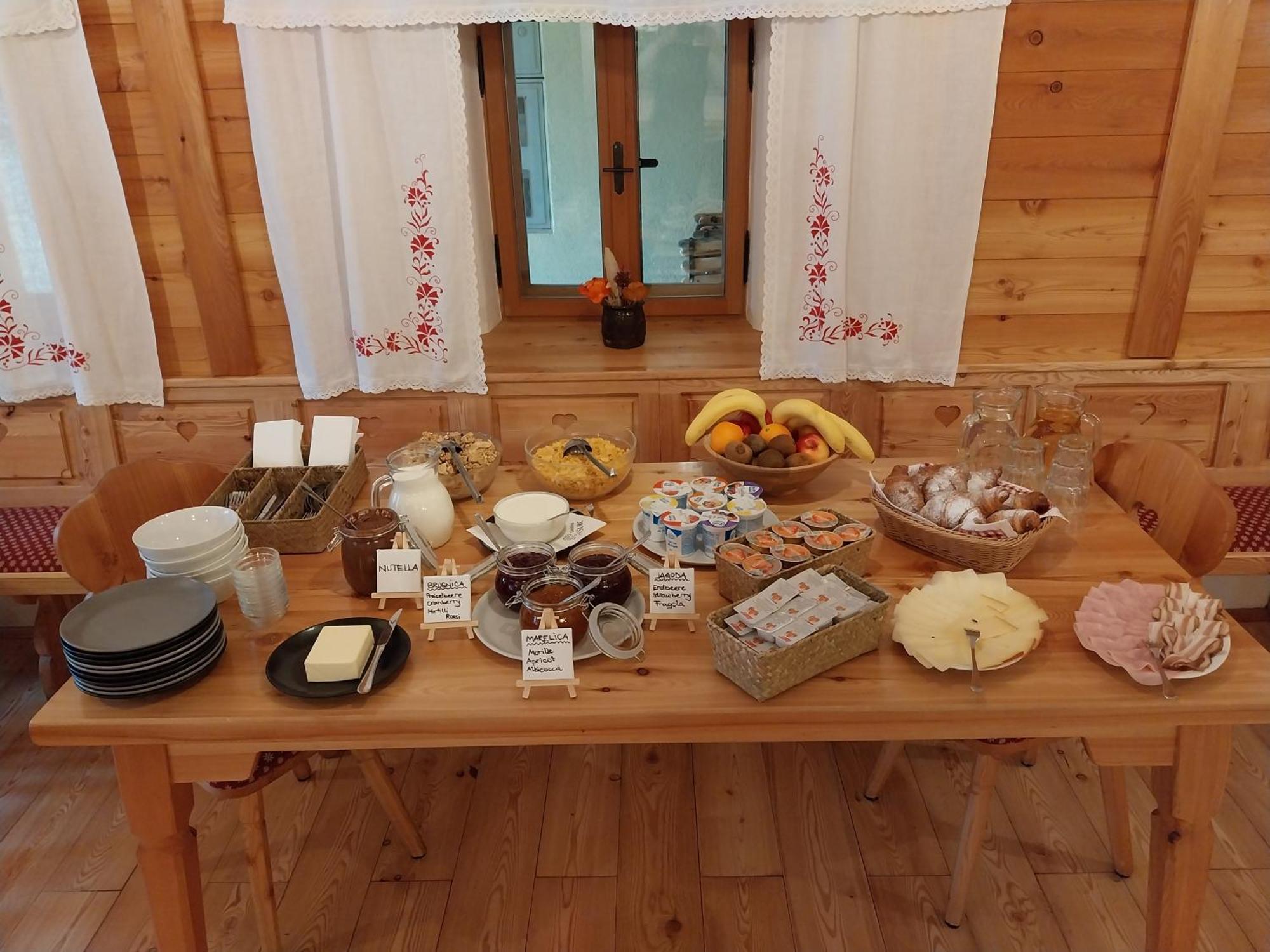 Hotel Surc Kranjska Gora Extérieur photo