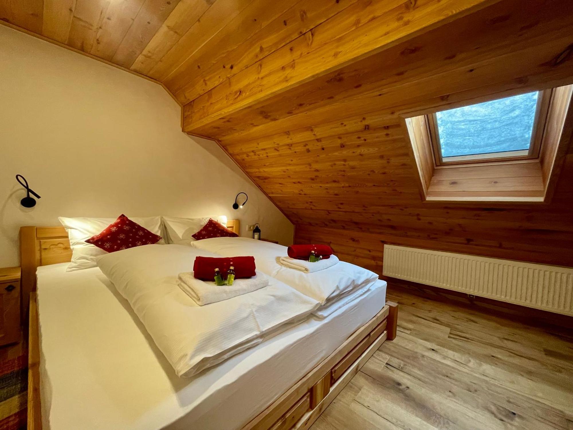 Hotel Surc Kranjska Gora Extérieur photo