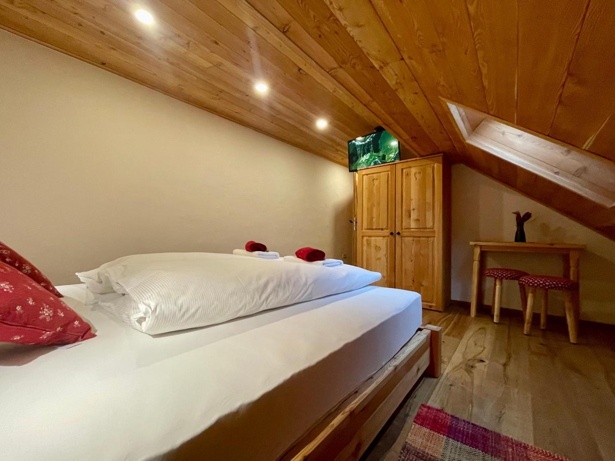 Hotel Surc Kranjska Gora Extérieur photo